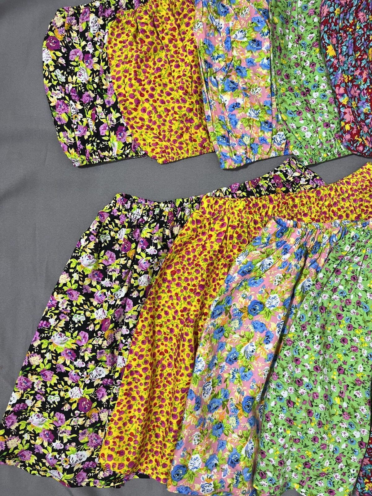 ست گلدار دکلته و دامن نخی(1962) - Image 3