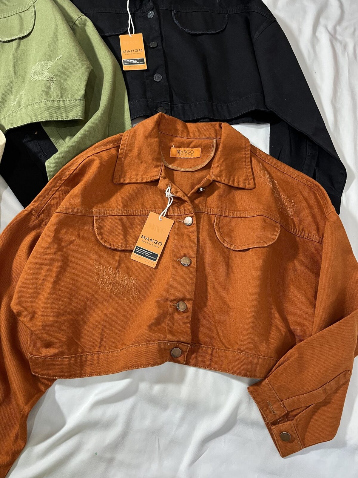 کت جین کراپ منگو(2022) - Image 6