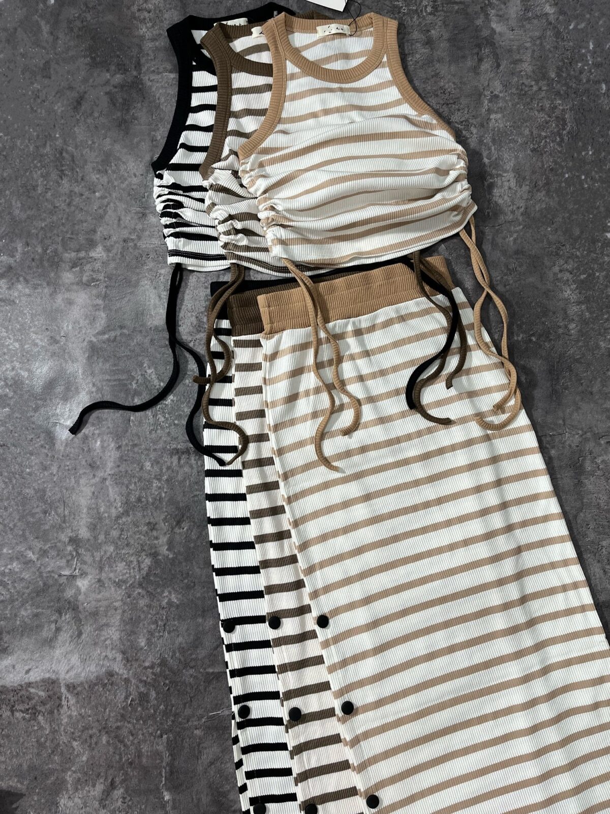 ست کراپ بغل گت و دامن(2425) - Image 2