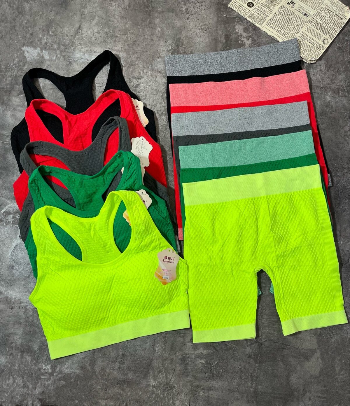 ست کراپ کاپدار و شلوارک وارداتی(2431) - Image 2