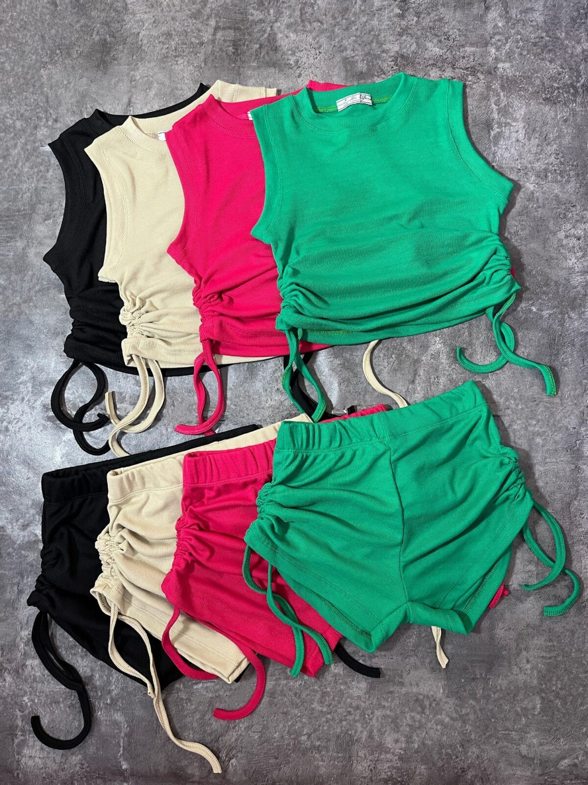 ست کراپ و شلوارک بغل گت(2469) - Image 2