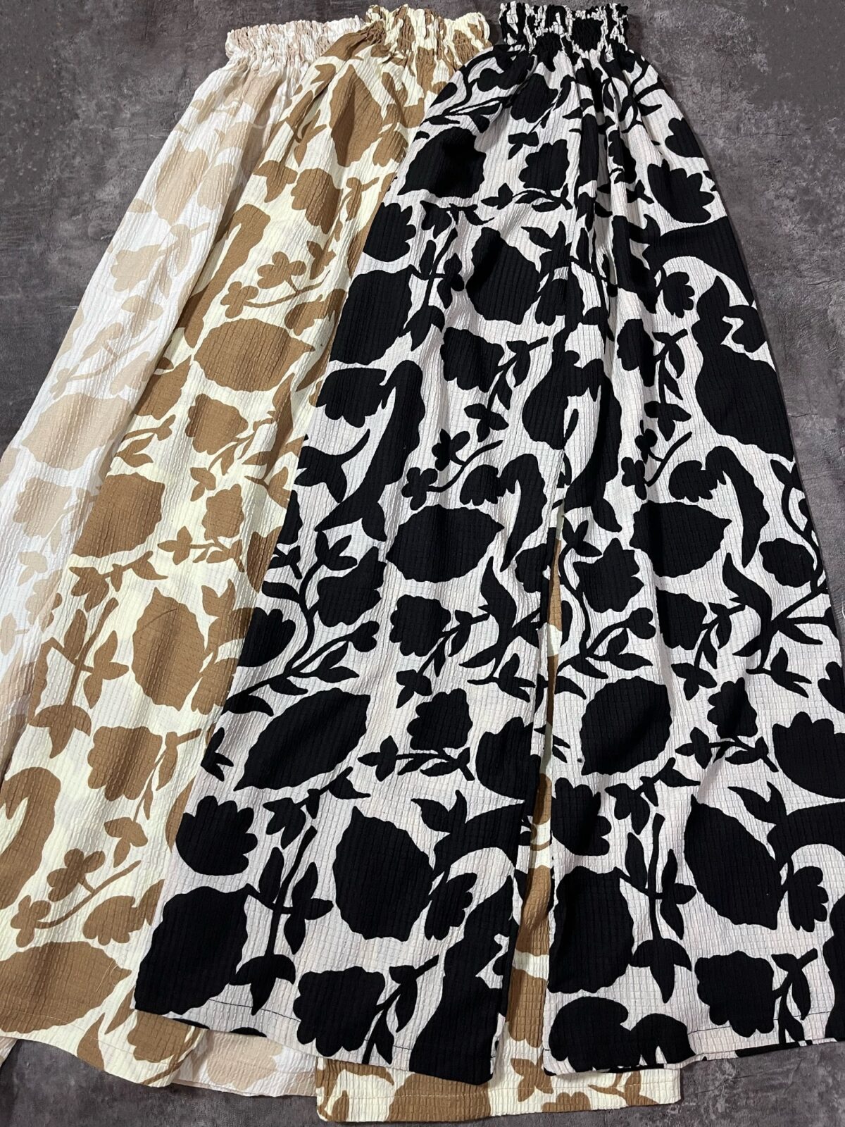 ست کراپ کاپدار و شلوار بگ طرح دار(2552) - Image 5