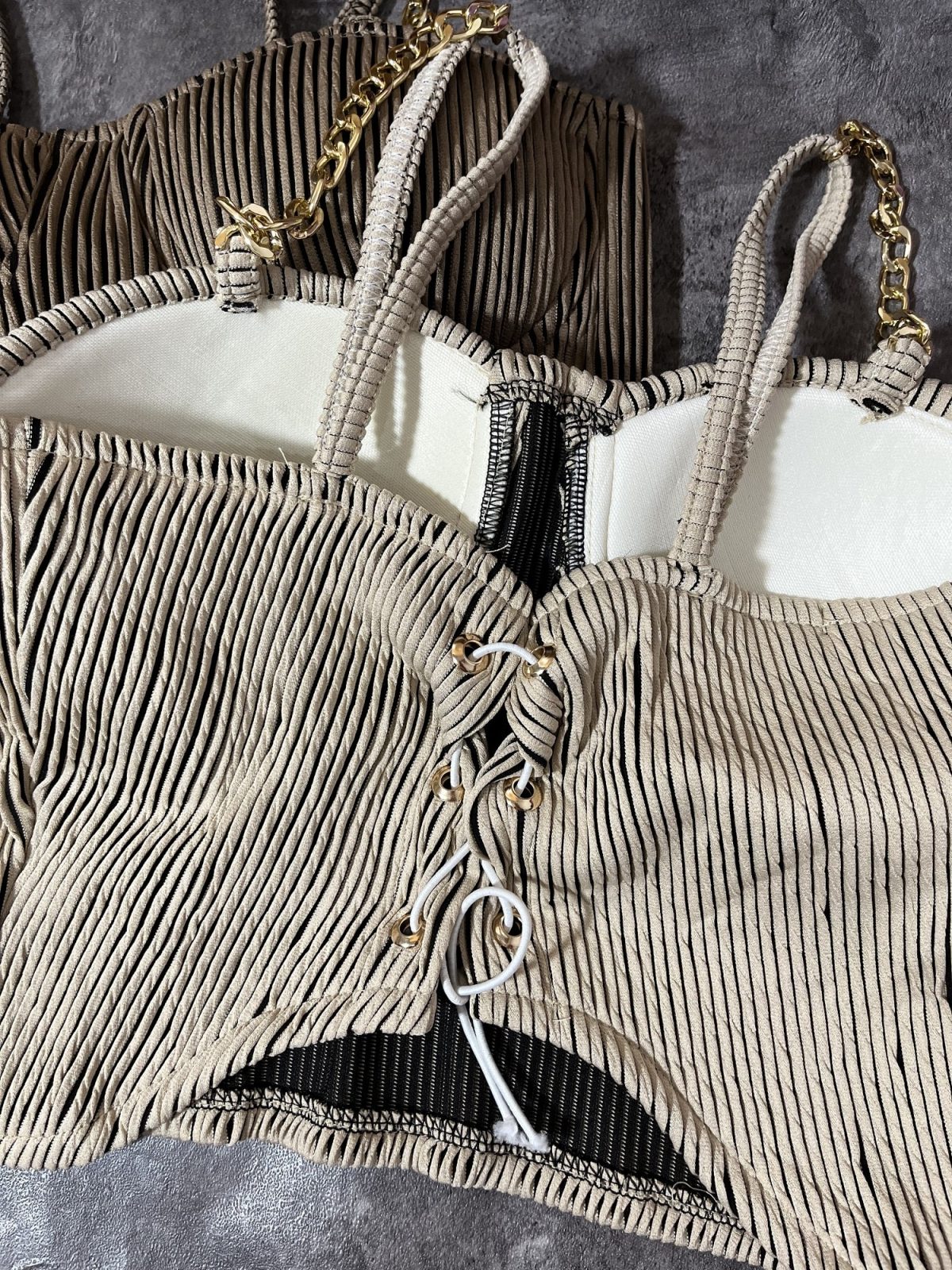 ست کراپ کاپدار بند زنجیر  و شلوار بگ (2657) - Image 6