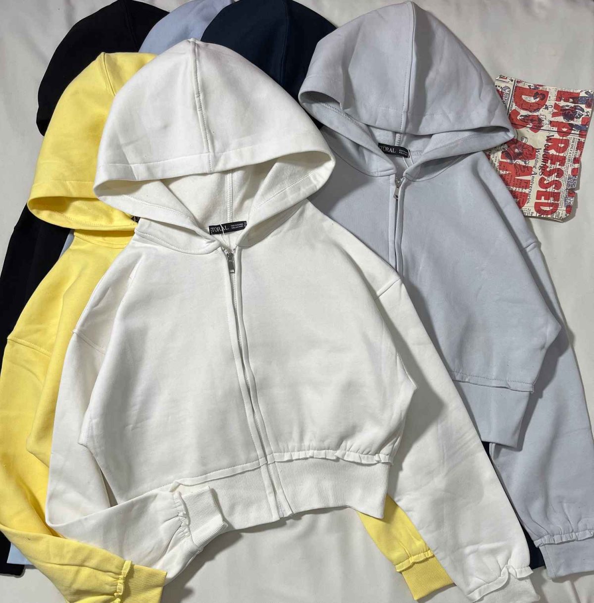 سویشرت کراپ ساده سه نخ داخل کرک(3396) - Image 4