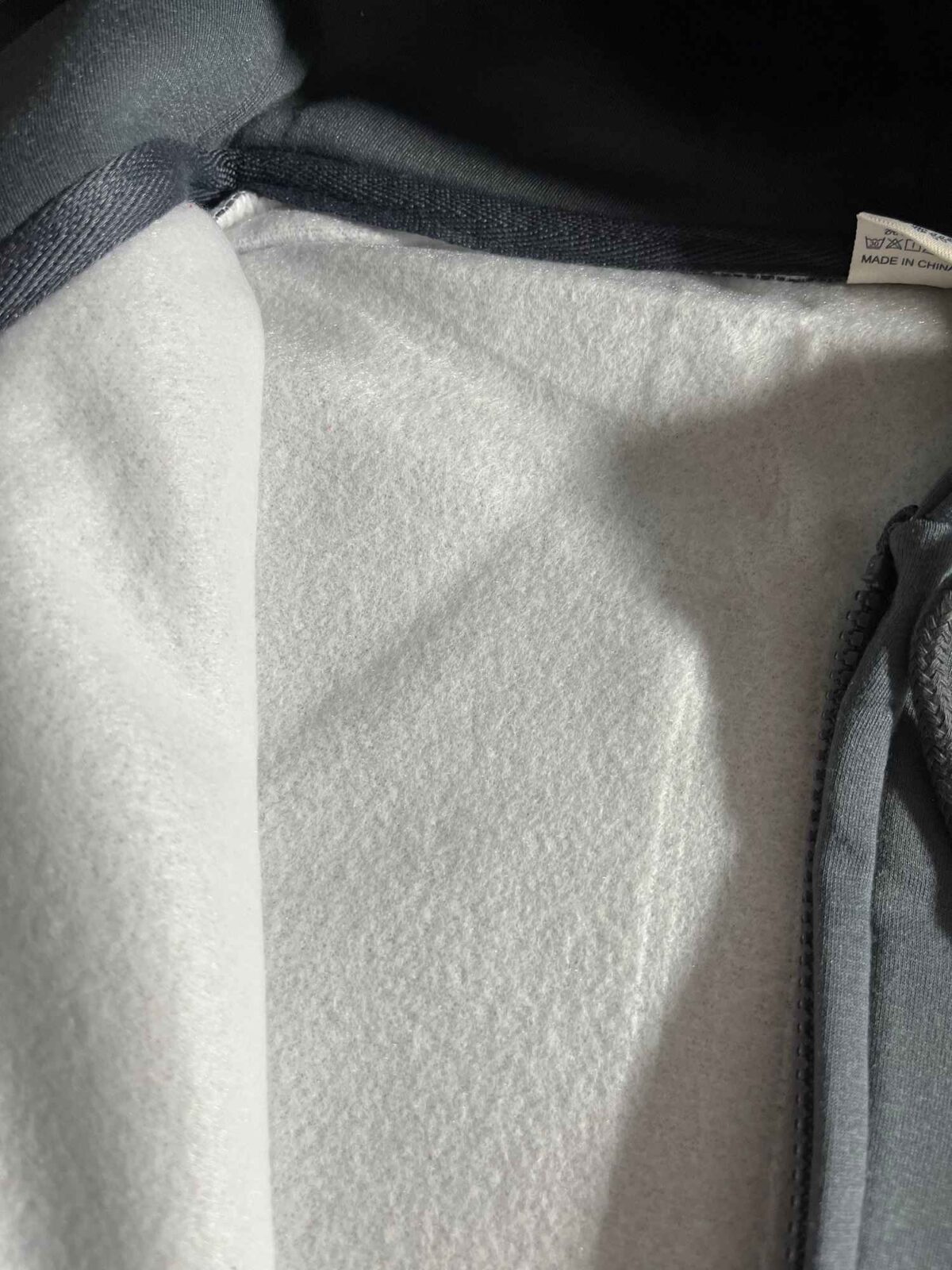 سویشرت وارداتی طوسی تیره دورس حوله ای سه نخ داخل کرک(3429) - Image 3